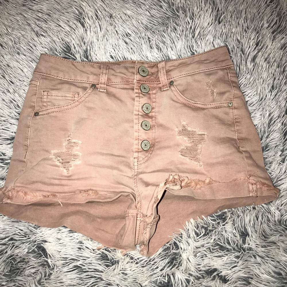 Distressed shorts - Picture 2 of 2